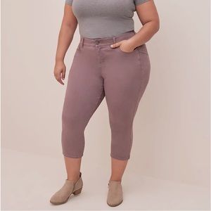 Torrid Crop Bombshell Skinny Jeans Purple Super Soft size 20 21” inseam